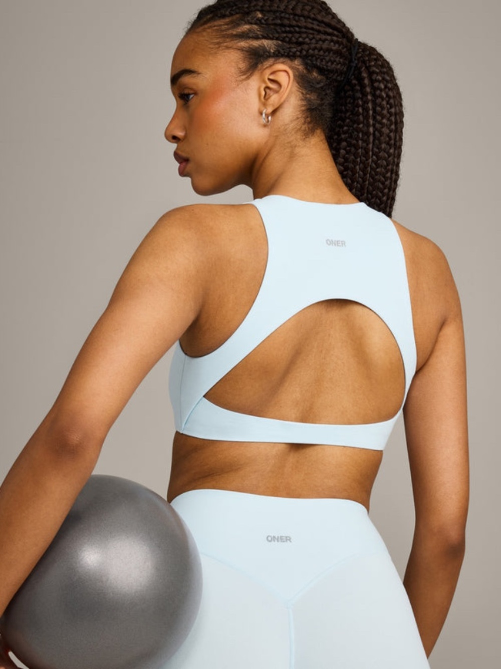SOFTMOTION™ HIGH NECK SPORTS BRA WITH GRAY LOGO